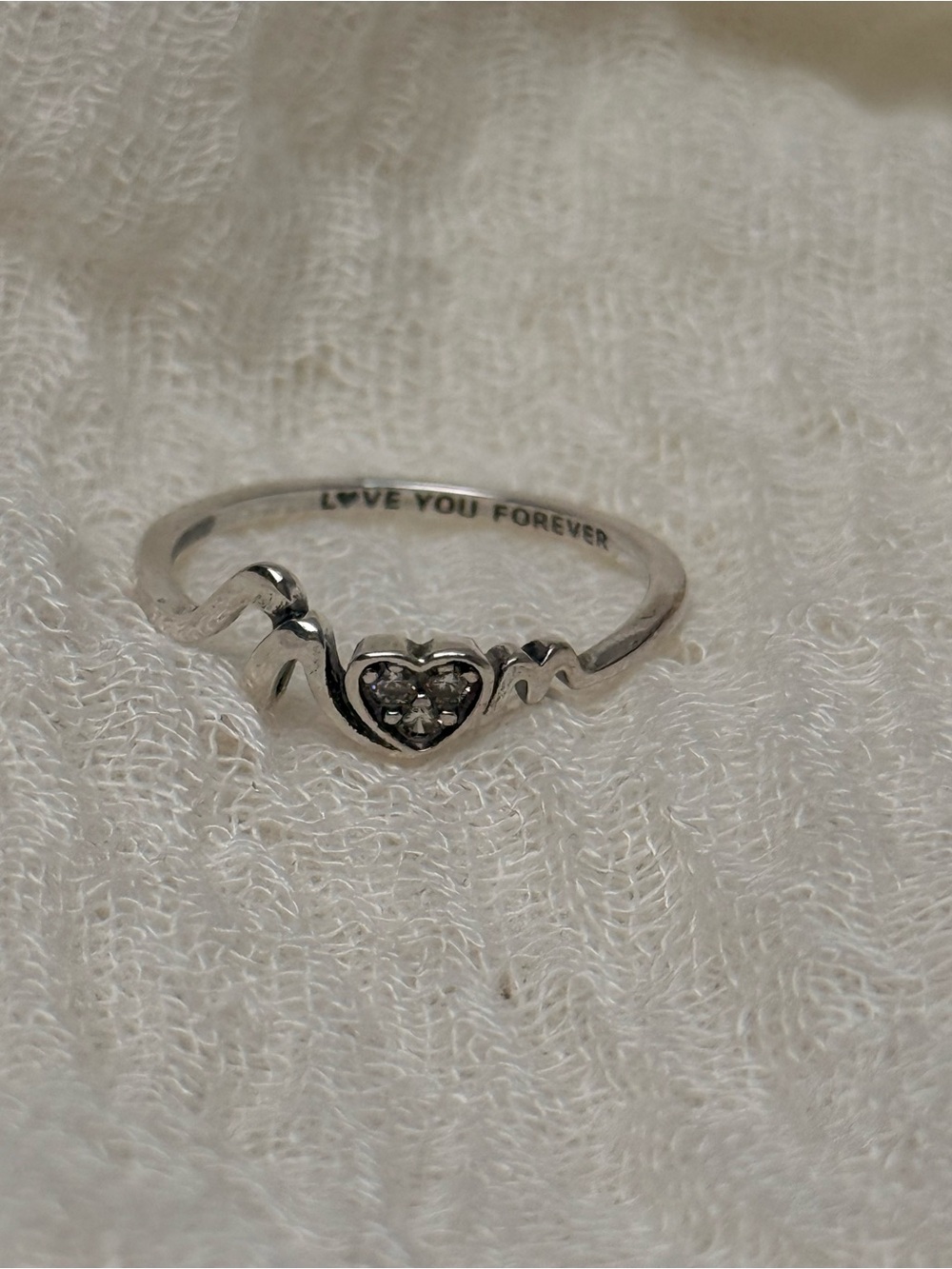 925 Sterling Silver heart ring with small stone  'LOVE YOU FOREVER' Size 9